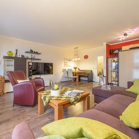 费沃米瑞斯特劳姆酒店 *