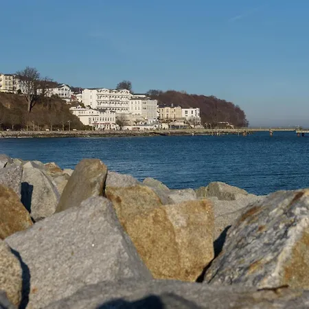 费沃米瑞斯特劳姆酒店